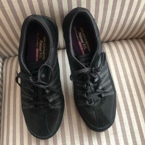 Black Sketchers Relaxed Fit Breathe Easy Air Cooled Memory Foot
